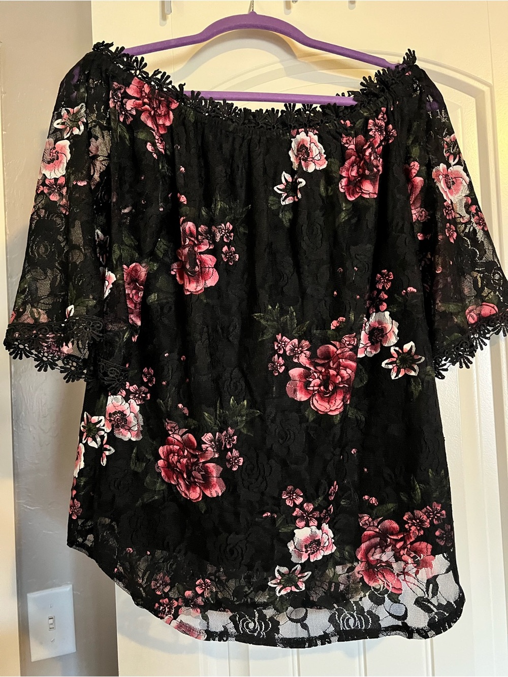Black Floral Lace Off-Shoulder Women's Top - Pink Rose Print